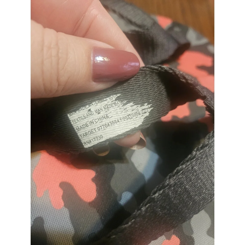 Cat & Jack Dark Orange and Gray Camo Flip Flop Sandals